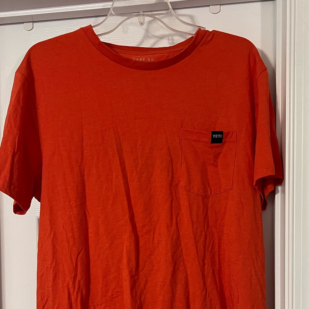 Yeti Tshirt size lg